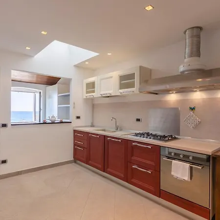 Altido Sea View Home In Riva Trigoso